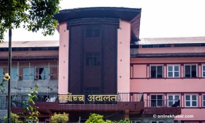 नेपाल प्रहरीमा ३० वर्षे सेवा अवधि कार्यान्वयन नगर्न सर्वोच्चले दिएको अन्तरिम आदेश खारेज