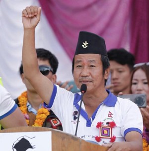 हर्क साम्पाङले गरे उपाध्यक्ष लामालाई निलम्बन