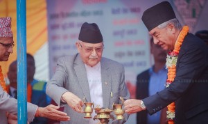 गौरापर्वमा पुगेका प्रधानमन्त्री ओलीविरुद्ध नाराबाजी