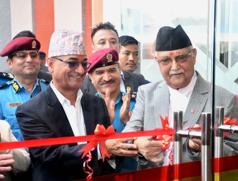 प्रधानमन्त्री ओलीद्वारा जिल्ला प्रहरी परिसर काठमाडौंको नयाँ भवनको उद्घाटन